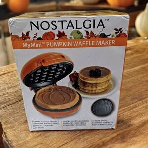Thanksgiving MyMini Pumpkin Waffle Maker - Orange Non-Stick Great Condition